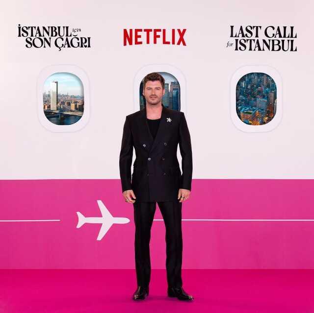 Kıvanç Tatlıtuğ ve Beren Saat başrol olduğu İstanbul İçin Son Çağrı'nın galası gerçekleşti Kıvanç Tatlıtuğ ve Beren Saat başrol olduğu İstanbul İçin Son Çağrı'nın galası gerçekleşti