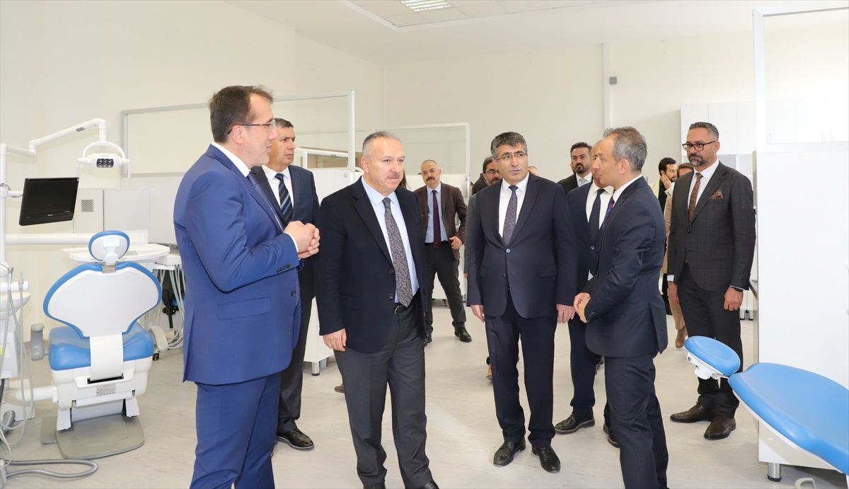 NEVÜ Ağız ve Diş Sağlığı Uygulama Araştırma Merkezi Açıldı