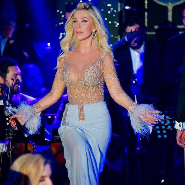 Seda Sayan genç görünmek için yüzüne sünnet derisinden elde edilen sıvıyı enjekte ettirdi Seda Sayan genç görünmek için yüzüne sünnet derisinden elde edilen sıvıyı enjekte ettirdi