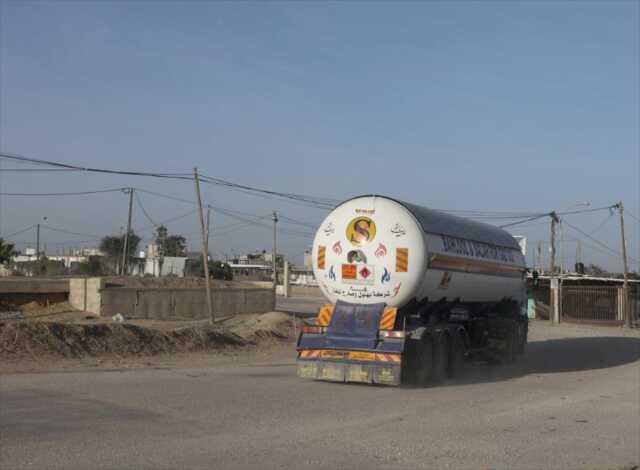 Ateşkes sonrası hareketlilik! Binlerce Filistinli evlerini görmek içi yola çıktı, yakıt yüklü tırlar Gazze'ye girmeye başladı