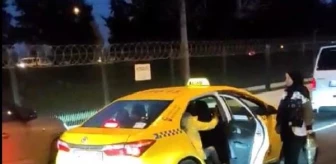 Taksici ile müşteriler arasında tartışma çıktı