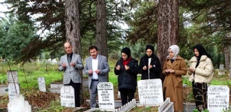 Hisarcık'ta vefat eden öğretmenlerin mezarları ziyaret edildi