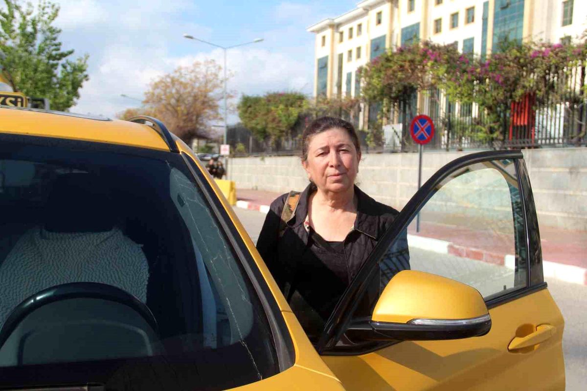 Antalya'da Ticari Taksi Sürücüsü Kadın Mobbing ve Şiddet İddiasıyla Suç Duyurusunda Bulundu