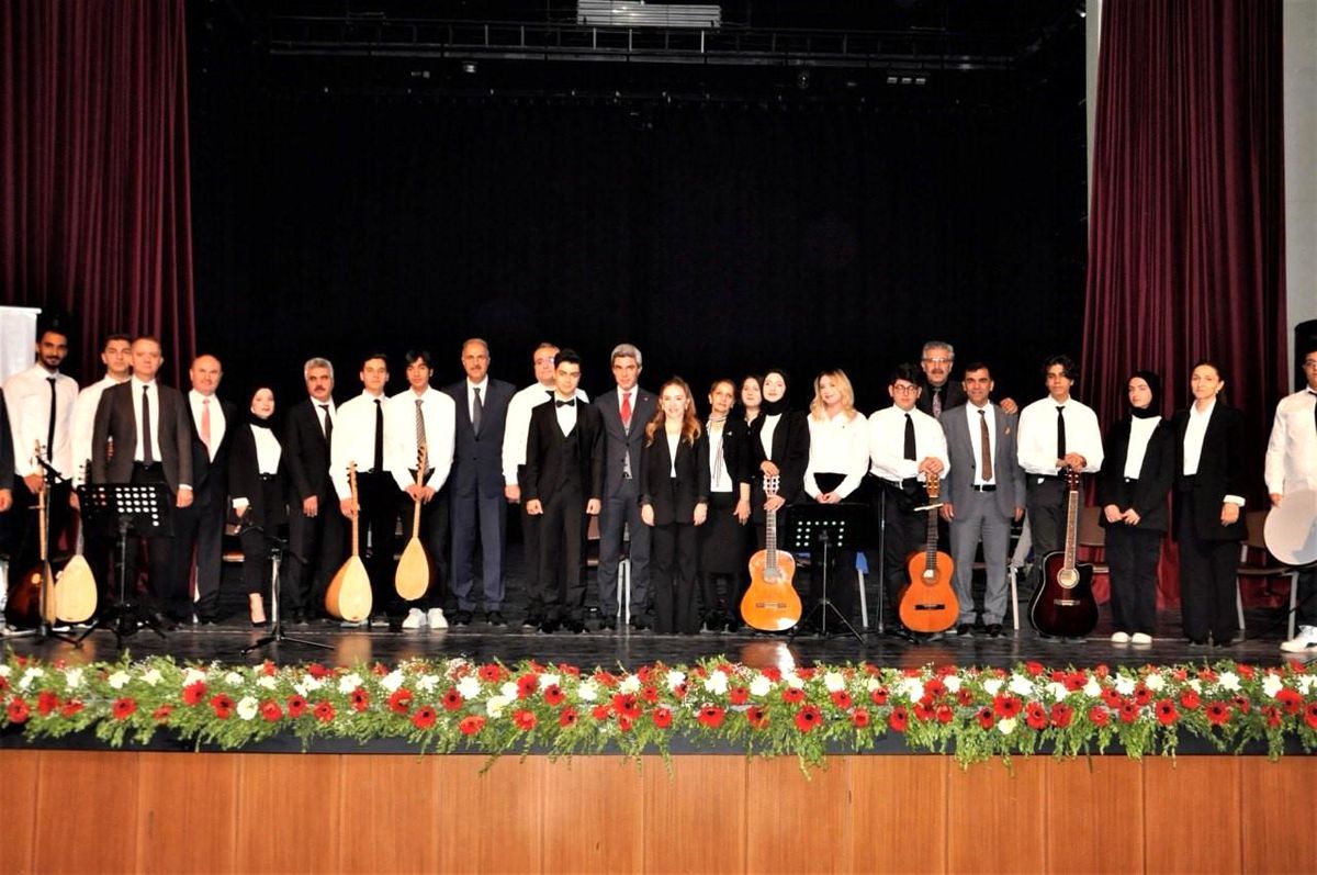 Malatya'da '24 Kasım Öğretmenler Günü' çeşitli etkinliklerle kutlandı