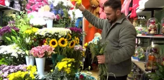 Sakarya'da Çiçekçiler Öğretmenler Günü İçin Yoğun Mesai Harcıyor