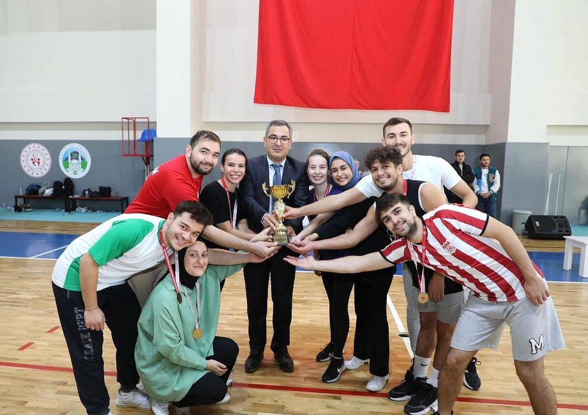 SUBÜ Genç Sağlıkçılar Topluluğu Voleybol Turnuvası