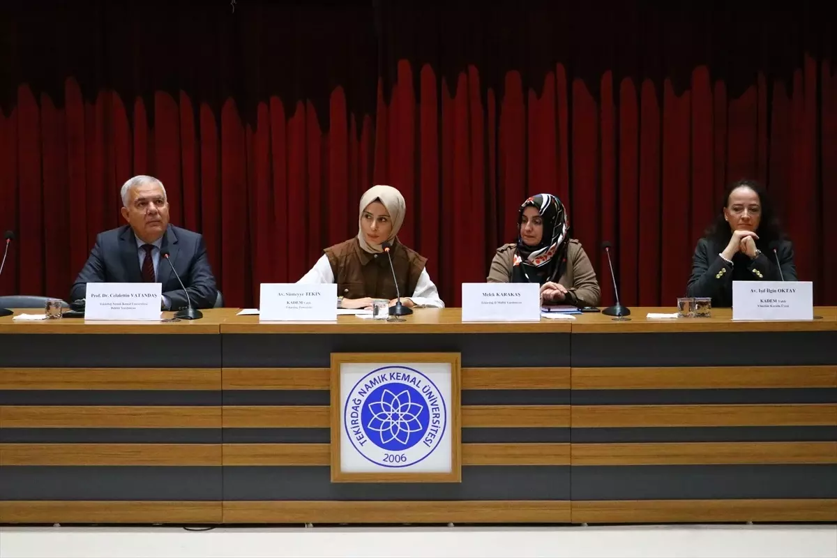 Tekirdağ'da Kadın ve Demokrasi Derneği tarafından değerler konferansı düzenlendi