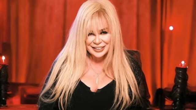 Zerrin Özer'in sağlık durumu nasıl, Darülaceze'de tedavi mi görüyor? Şarkıcı Zerrin Özer'e ne oldu? Zerrin Özer'in sağlık durumu nasıl, Darülaceze'de tedavi mi görüyor? Şarkıcı Zerrin Özer'e ne oldu?