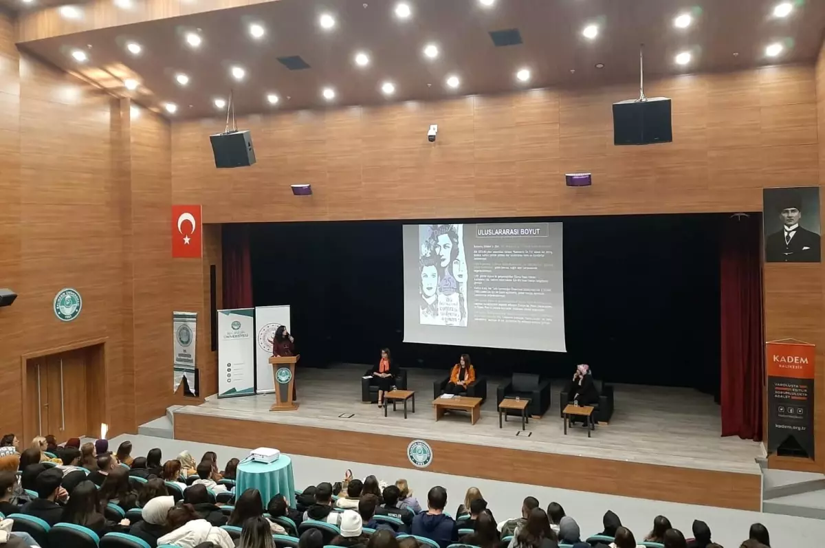 Balıkesir'de Kadına Yönelik Şiddete Karşı Panel Düzenlendi