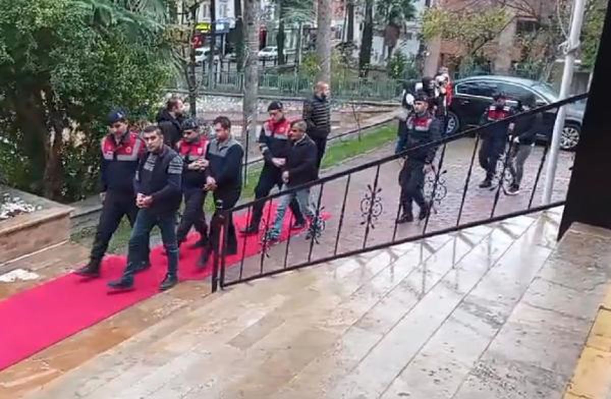 Bilecik'te 14 Köpeğin Ölümüne İlişkin Gözaltına Alınan Şüpheliler Adliyeye Sevk Edildi