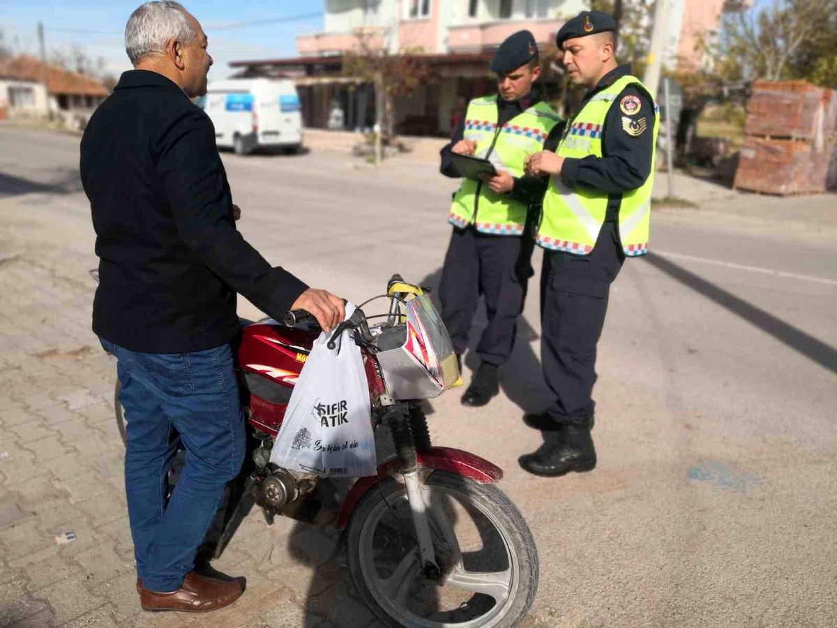 Aksaray'da Ehliyetsiz ve Plakasız Motosiklet Kullanımına Cezai İşlem