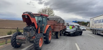 Eskişehir'de otomobil traktöre çarptı, bir kişi yaralandı