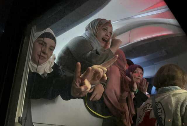 İsrail hapishanesinden serbest bırakılan Filistinli esir kadınlar AA'ya konuştu Açıklaması