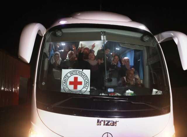 İsrail hapishanesinden serbest bırakılan Filistinli esir kadınlar AA'ya konuştu Açıklaması