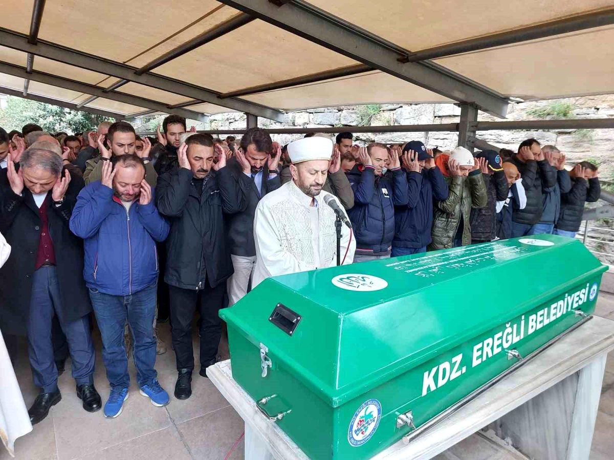 Zonguldak'ta batan geminin güverte ustası son yolculuğuna uğurlandı