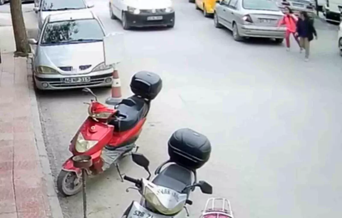 Tokat'ta otomobil çarptığı çocuk ölümden döndü