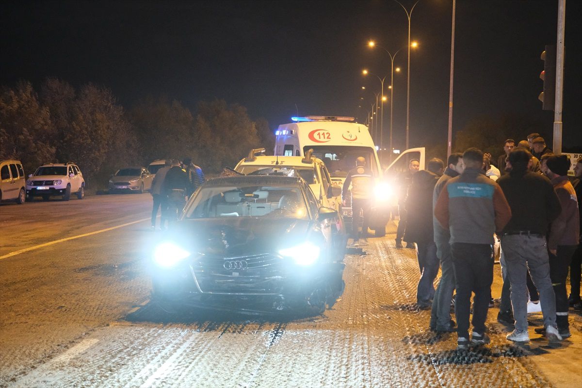Konya'da Zincirleme Trafik Kazası: 5 Yaralı