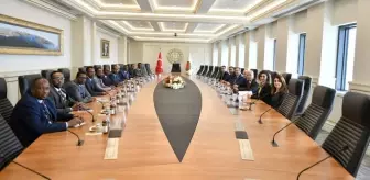 Somali Yargı Mevzuatı Direktörü Mohamed ve beraberindeki heyet Yargıtay Başkanlığı'nı ziyaret etti