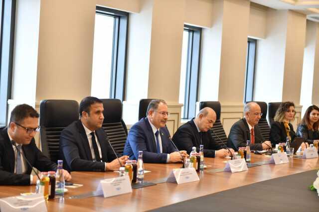 Somali Yargı Mevzuatı Direktörü Mohamed ve beraberindeki heyet Yargıtay Başkanlığı'nı ziyaret etti Somali Yargı Mevzuatı Direktörü Mohamed ve beraberindeki heyet Yargıtay Başkanlığı'nı ziyaret etti