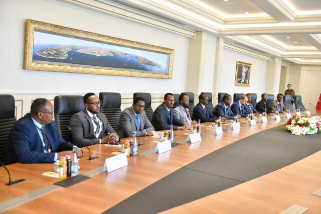 Somali Yargı Mevzuatı Direktörü Mohamed ve beraberindeki heyet Yargıtay Başkanlığı'nı ziyaret etti Somali Yargı Mevzuatı Direktörü Mohamed ve beraberindeki heyet Yargıtay Başkanlığı'nı ziyaret etti