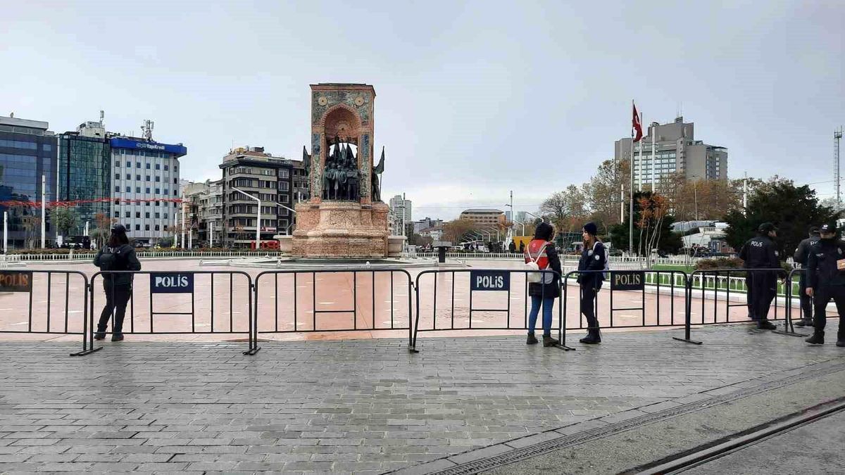 Taksim Meydanı Kadına Yönelik Şiddete Karşı Güvenlik Önlemleriyle Kapatıldı