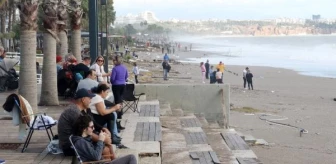 Antalya'da Güneşli Hava Sahile İlgili Yoğunluğa Yol Açtı