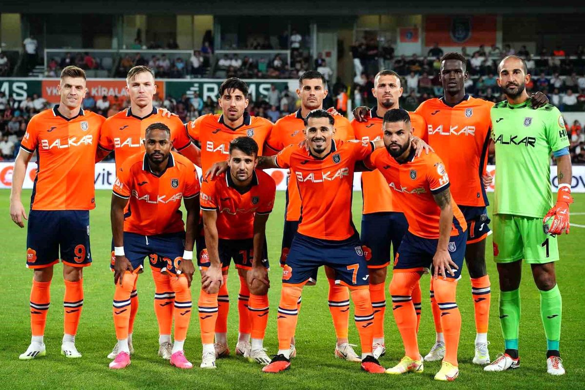 Trendyol Süper Lig'in 13. haftasında RAMS Başakşehir, yarın Pendikspor'u konuk edecek