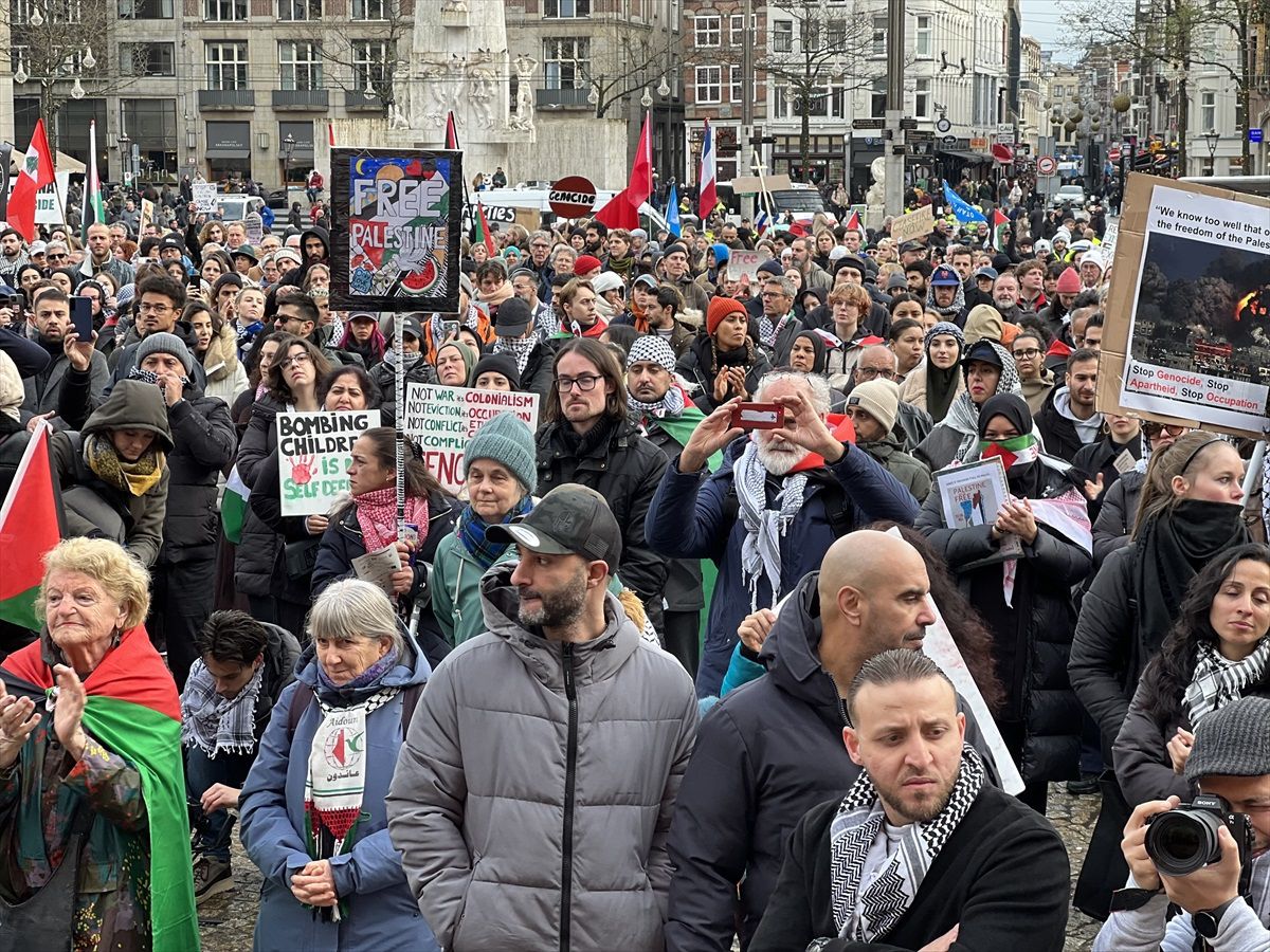 Amsterdam'da Gazze'ye destek gösterisi düzenlendi