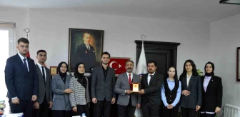 Erzurum Barosu Başkanı Talat Göğebakan, Atatürk Üniversitesi Hukuk Fakültesi İdeal Hukuk Kulübü öğrencilerini kabul etti