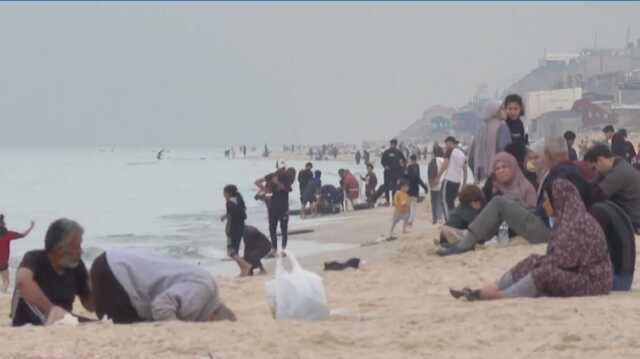 İsrail ordusunun yasağına rağmen onlarca Filistinli sahillere akın etti
