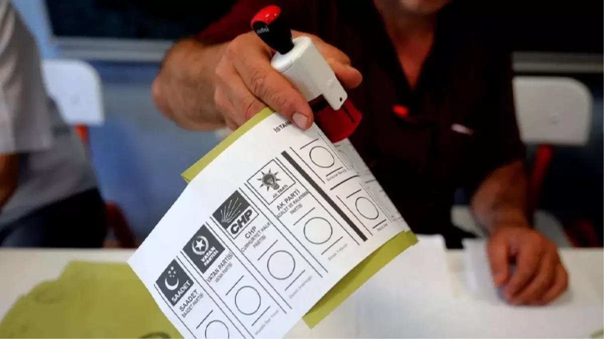 Kulisleri hareketlendiren iddia: AK Parti'de İstanbul adaylığı için konuşulan isimler Ali Yerlikaya ve Murat Kurum