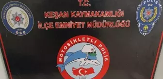Edirne'de Polisi Görünce Uyuşturucuyu Çöp Konteynerine Attı