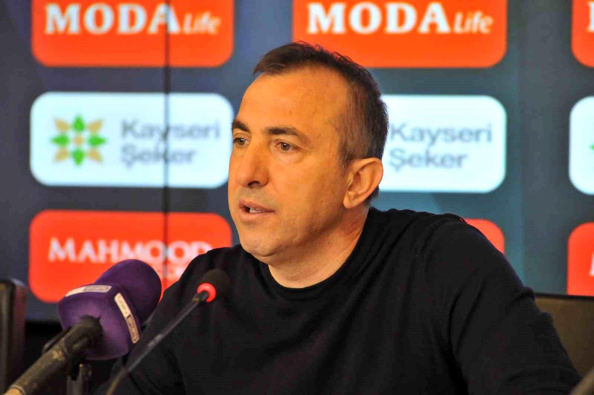 Kayserispor Teknik Direktörü Recep Uçar: Alınan 1 puanı da değerli buluyorum