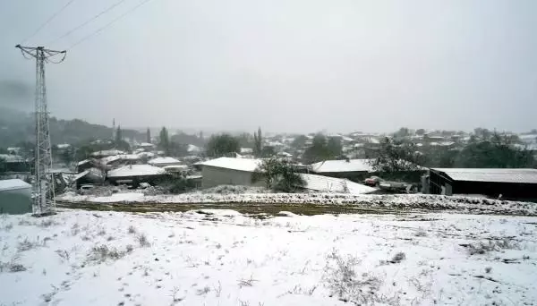 Kar Trakya'ya giriş yaptı, sınır köyleri beyaz örtüyle kaplandı