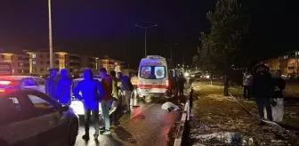 Kütahya'da Otomobil Çarptı: 1 Ölü, 1 Yaralı