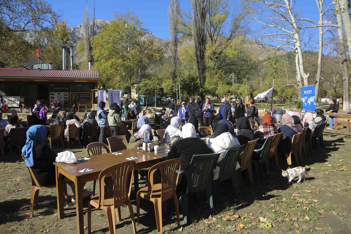 Adana'da göçmen kadınlarla yapılan Belemedik gezisi