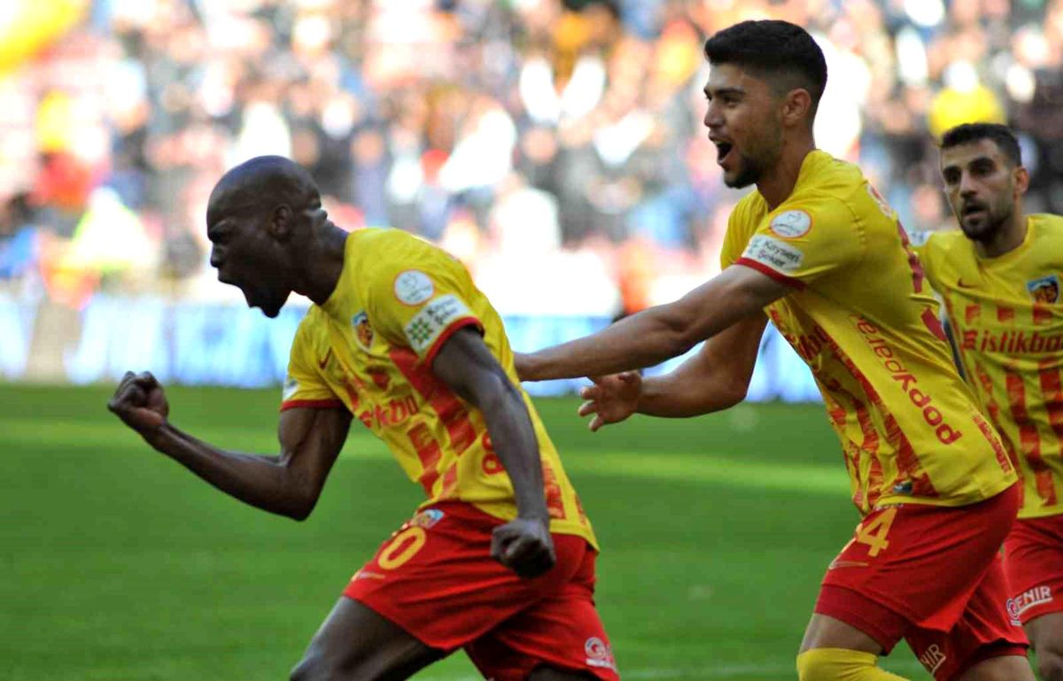 Kayserispor'un Portekizli futbolcusu Aylton Boa Morte gollerine devam ediyor