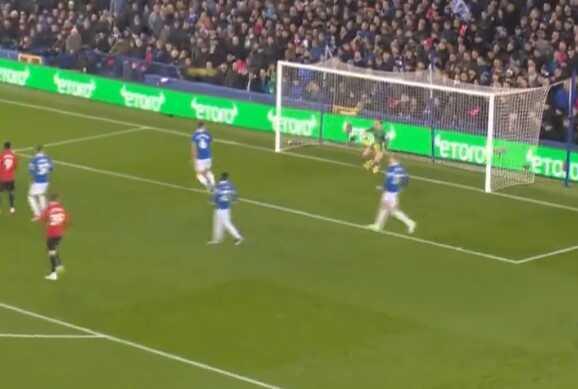 Dünyayı ayağa kaldıran vuruş! Manchester United'ın yıldızı Garnacho yılın golünü attı Dünyayı ayağa kaldıran vuruş! Manchester United'ın yıldızı Garnacho yılın golünü attı