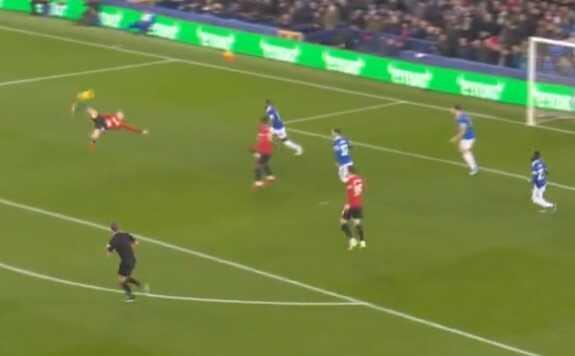 Dünyayı ayağa kaldıran vuruş! Manchester United'ın yıldızı Garnacho yılın golünü attı Dünyayı ayağa kaldıran vuruş! Manchester United'ın yıldızı Garnacho yılın golünü attı