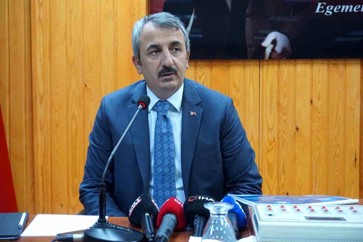 Edirne Valisi, köylerdeki içme suyu sorununun çözüleceğini söyledi