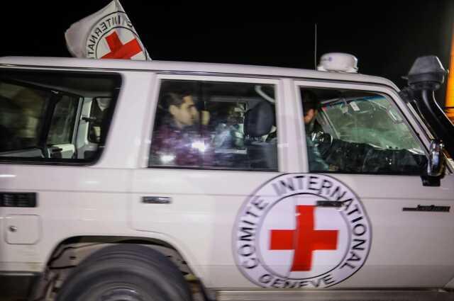 Gazze'de geçici ateşkesin 4. gününde Hamas, 11 İsrailliyi daha serbest bıraktı Gazze'de geçici ateşkesin 4. gününde Hamas, 11 İsrailliyi daha serbest bıraktı