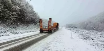 Kastamonu'nun yüksek kesimlerinde yoğun kar yağışı etkili oluyor