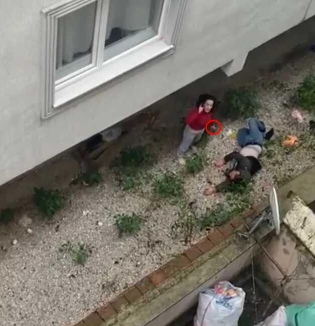 Kocasını Aldattığı Şüphesiyle 2. Kattan İten Kadın, Başında Bıçakla Bekledi Kocasını Aldattığı Şüphesiyle 2. Kattan İten Kadın, Başında Bıçakla Bekledi