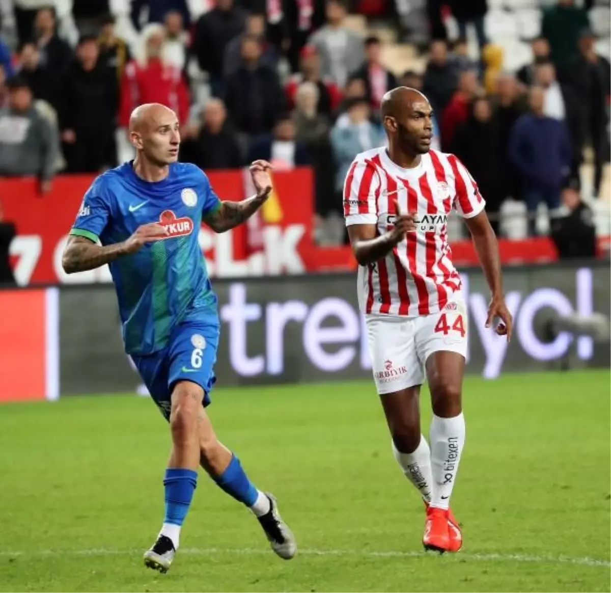 Antalyasporlu Naldo, 80 Gün Sonra Sahalara Döndü