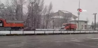 Tepebaşı ve Kop Geçidi'nde karla mücadele çalışmaları aralıksız sürüyor