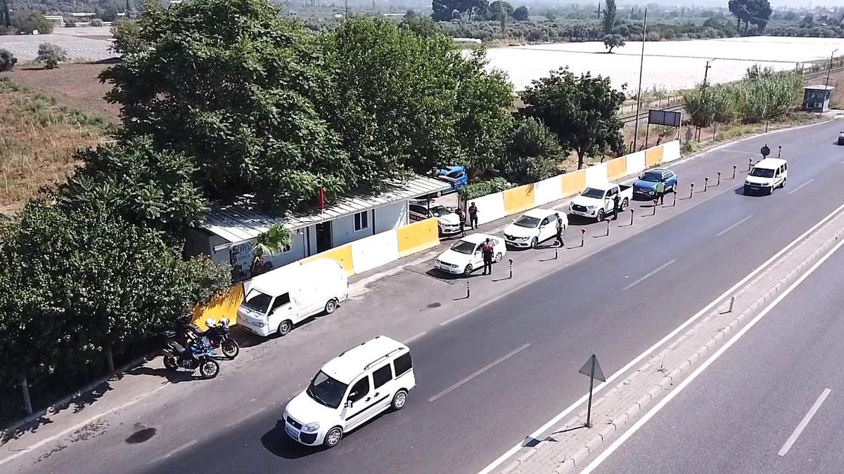 Aydın'da Jandarma Ekipleri Tarafından 15 Aranan Şahıs Yakalandı