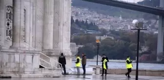 İstanbul'da Fırtına Büyük Mecidiye Camii'ne Zarar Verdi