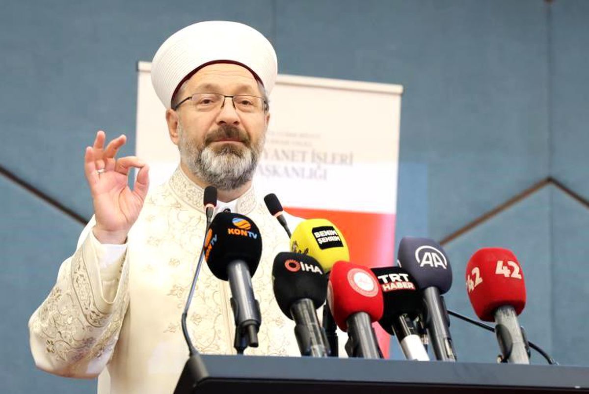 Diyanet İşleri Başkanı Erbaş: 'İnsanların en hayırlısı insana faydalı olanlardır'