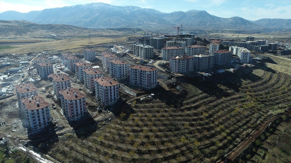 Doğanşehir'deki deprem konutlarının teslimi planlanıyor