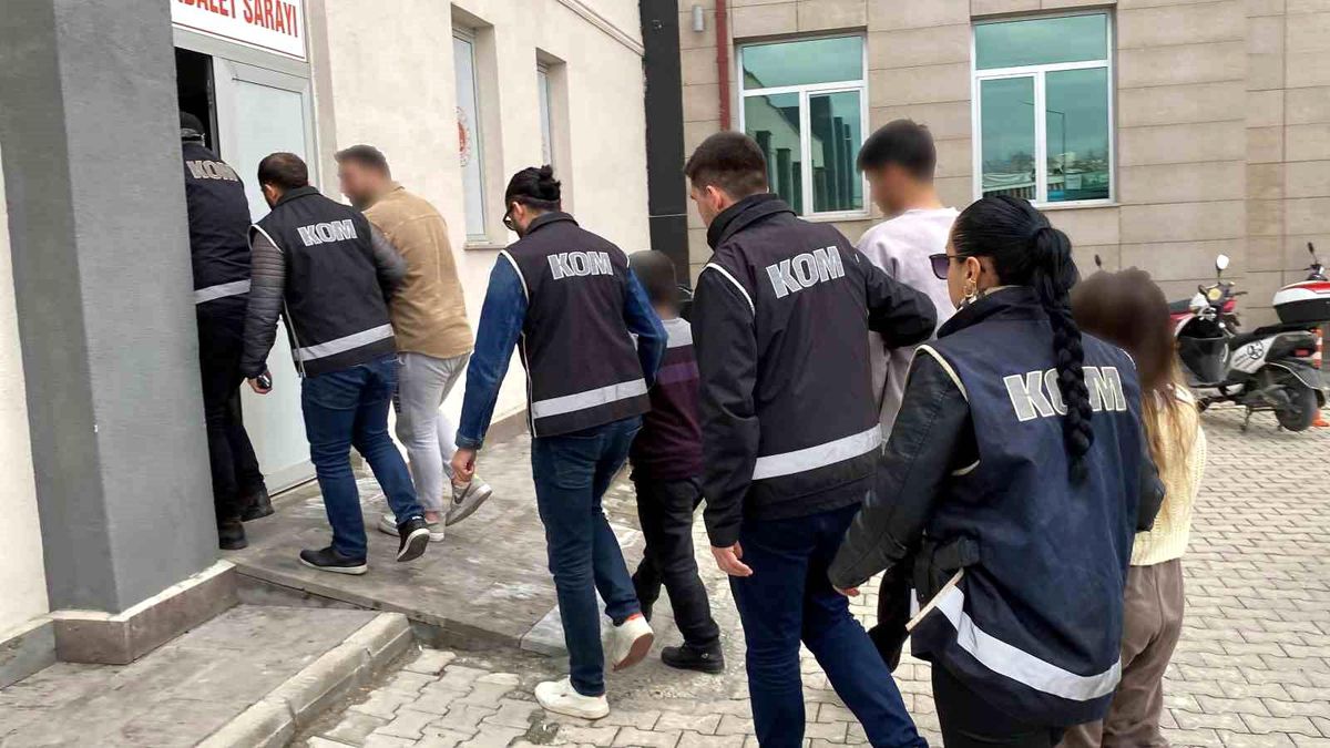 Erzincan'da Muhtarları Kullanarak Dolandırıcılık Çetesi Çökertildi